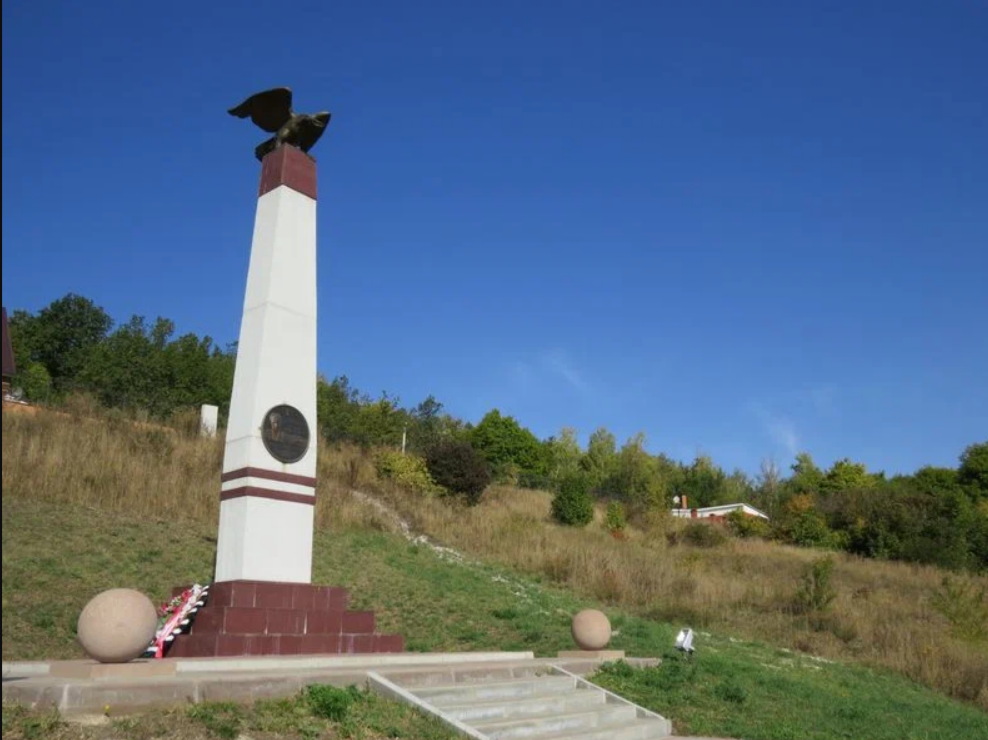 Памятник Зинаиде Маресевой.